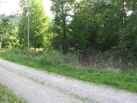 4th image of Henson Ln