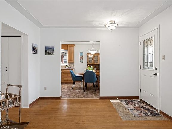 5th image of 228 Kenneth Ave