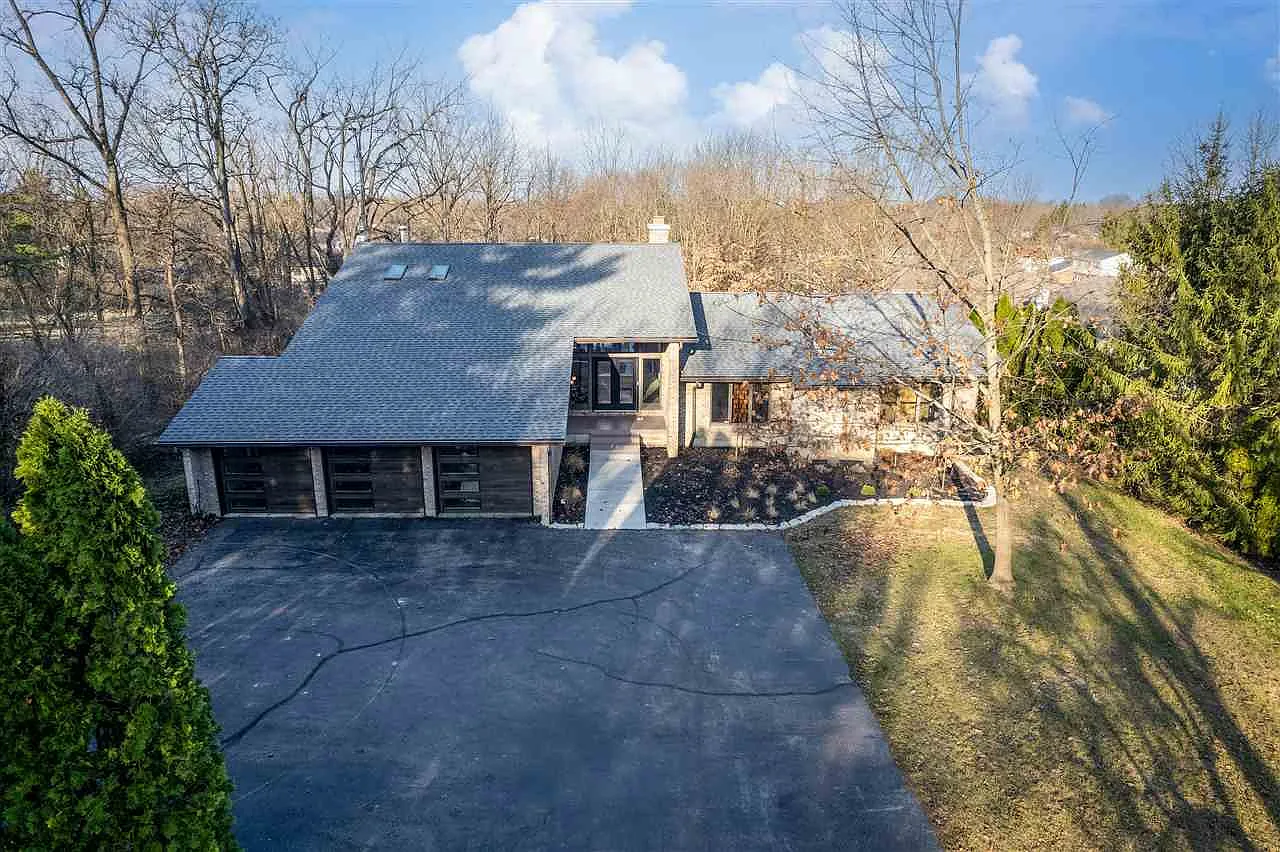 706 Henley Rd photo 1