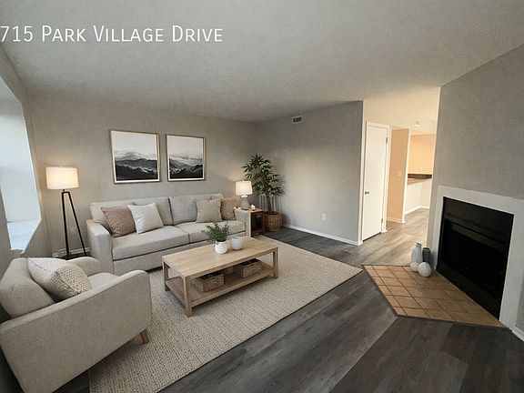 4th image of 1715 Park Village Dr