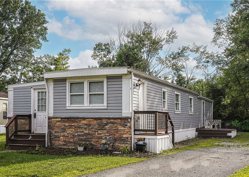 1st image of 26 Circle Dr