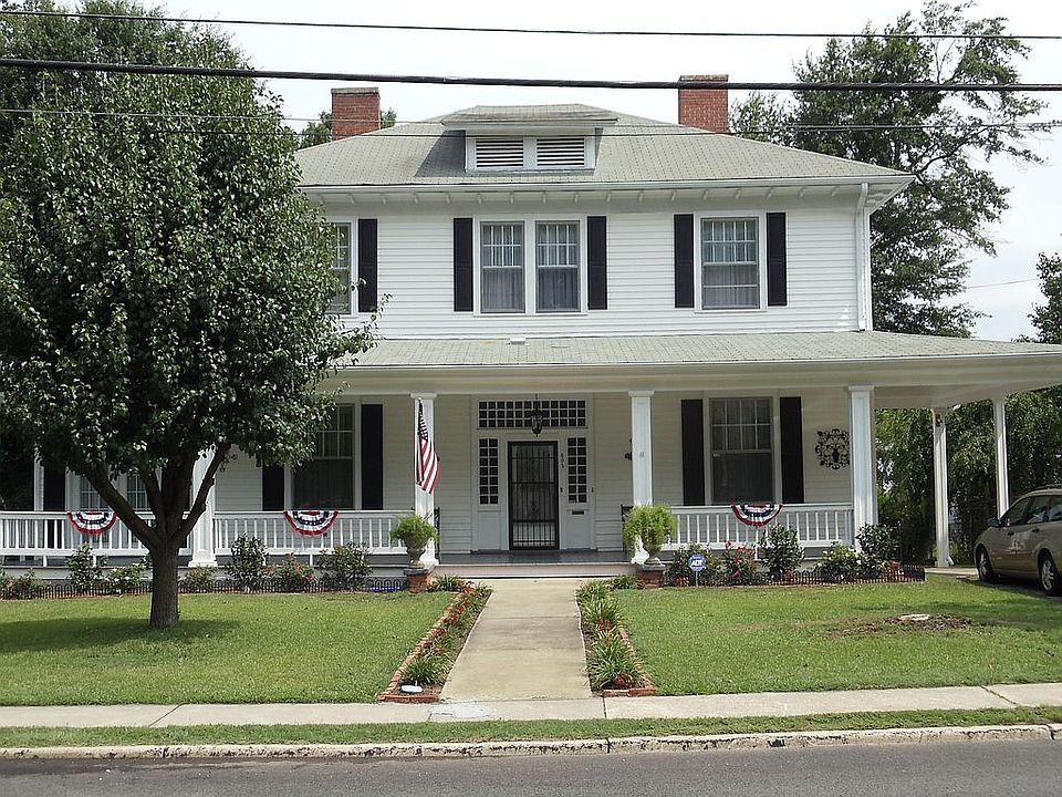 2nd image of 803 E Main St