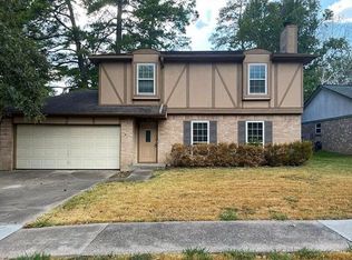 225 Oxford Dr, Conroe, TX 77303