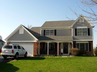 6318 Wildflower Ln, Gurnee, IL 60031