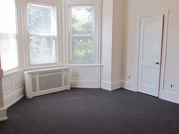 3rd image of 5029 Cedar Ave #2F