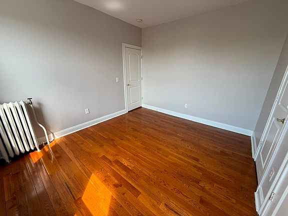 5th image of 1060 Westside Ave #33E