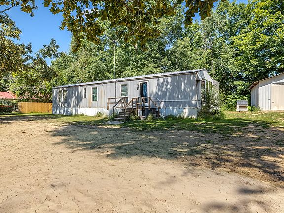 3rd image of 179 Reeves Rd
