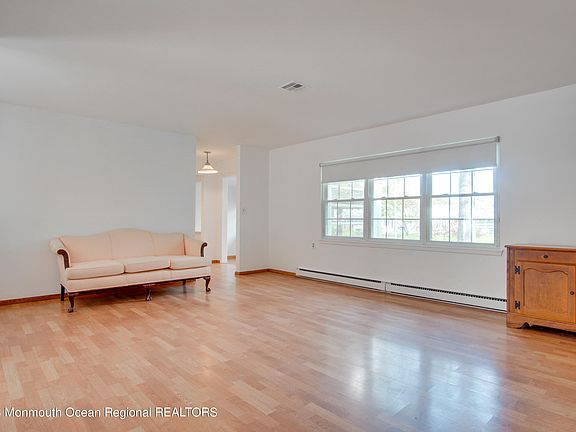 4th image of 282 Huntington Drive #A