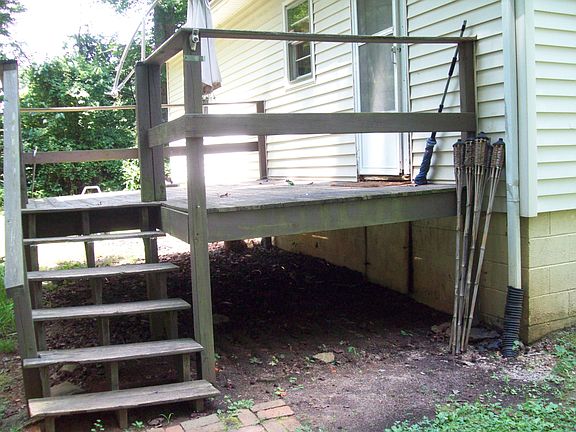 deck in back of house