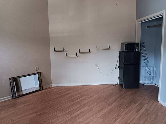 3rd image of 122 N Main St #1