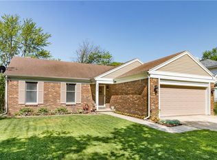 2536 Woodlawn Dr, Charleston, IL 61920
