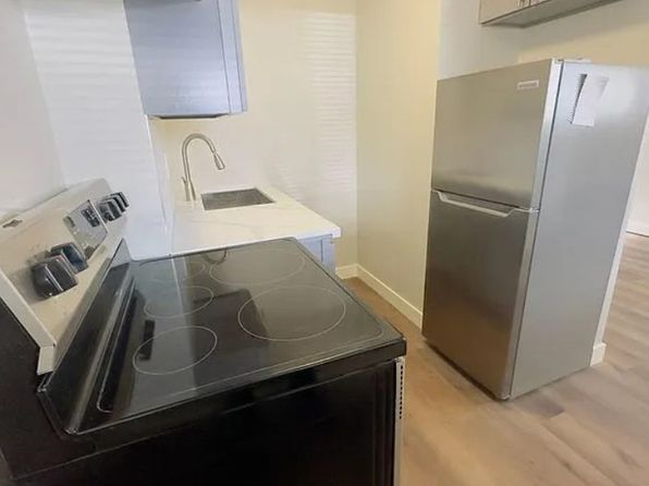 925 SW Holden St APT 1