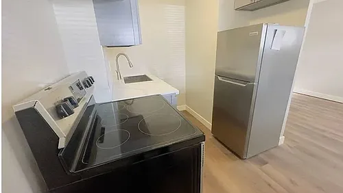 925 SW Holden St #1 Photo 1