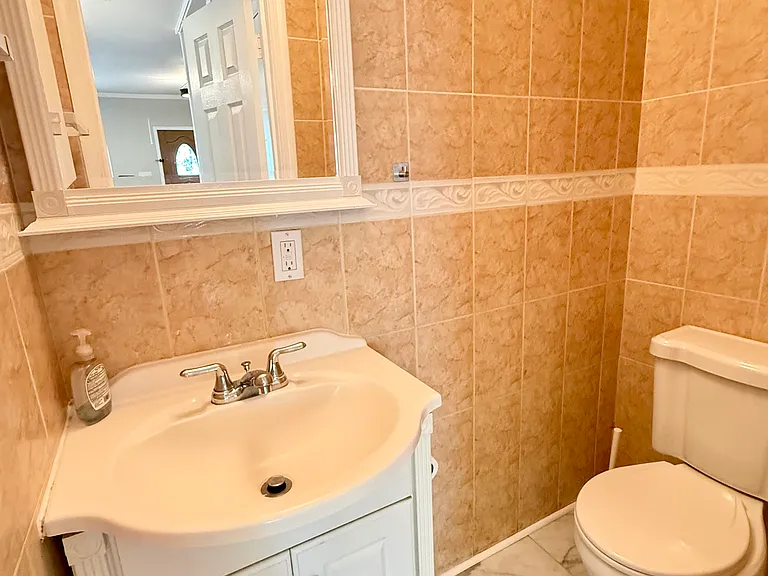 1004 Girard St NW — Photo 8