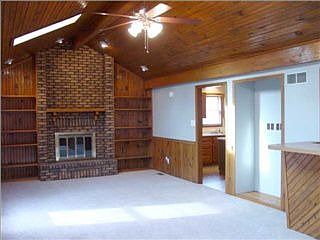 4th image of 7601 E Blackford Ave