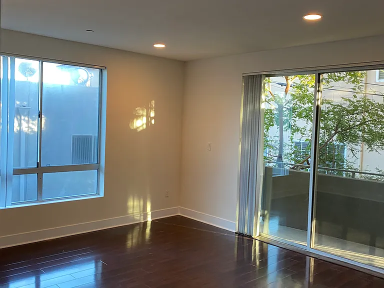 13712 Valleyheart Dr — Photo 23