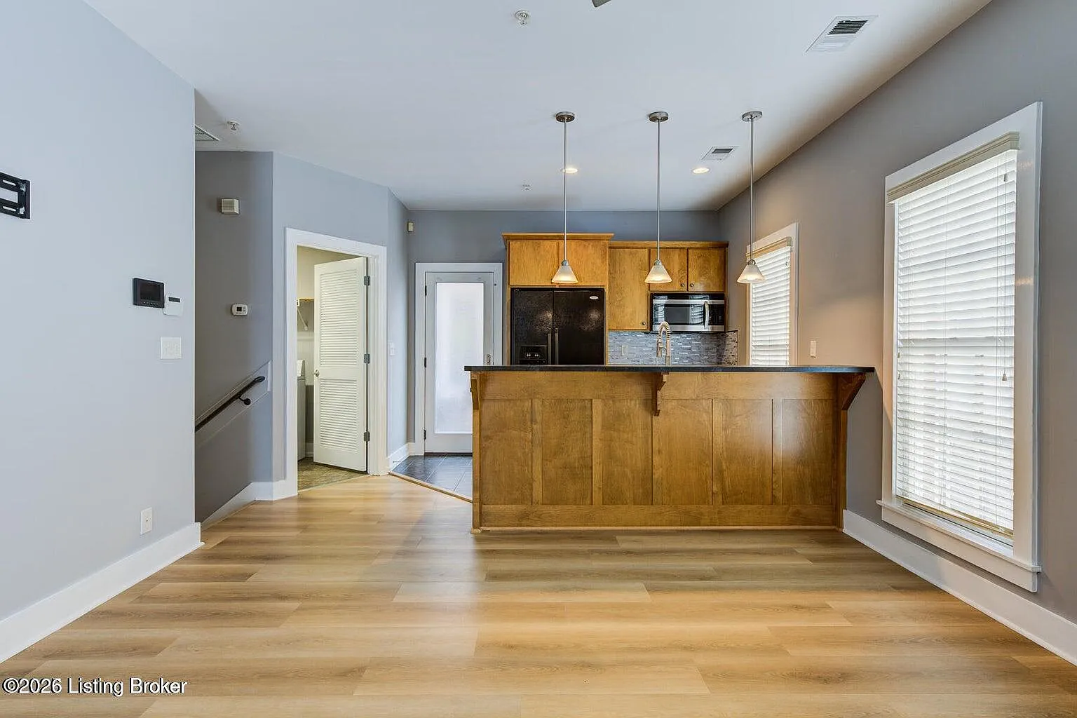 2 bed, 1.5 bath, 1000 sqft, $1,775 — Photo 3