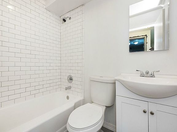 3rd image of 94 Saint Marks Pl APT 6