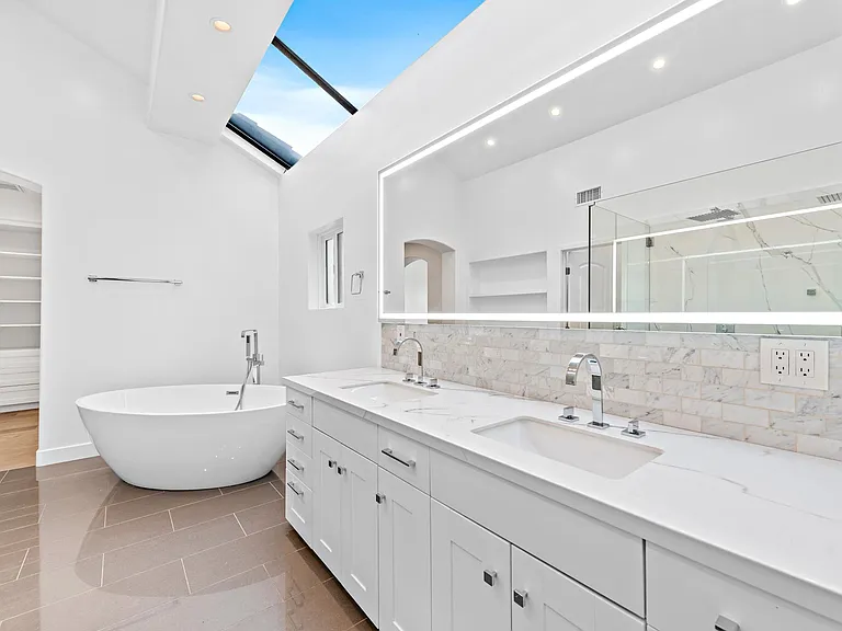 25256 Manzanita Dr — Photo 18