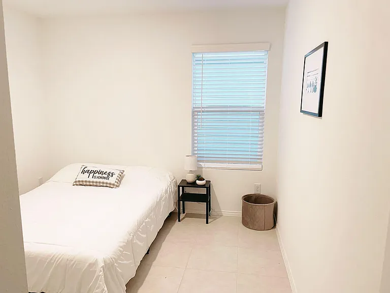 136 Honeysuckle St — Photo 3