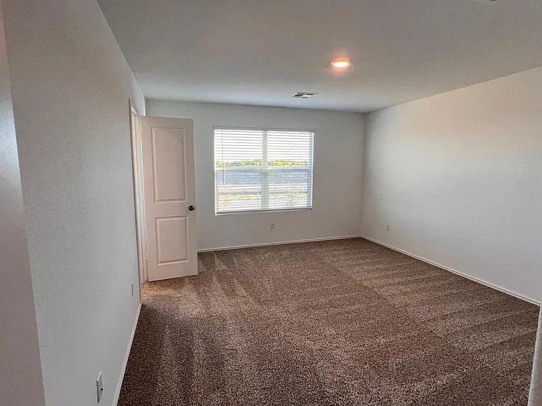 300 Milliner Loop — Photo 25