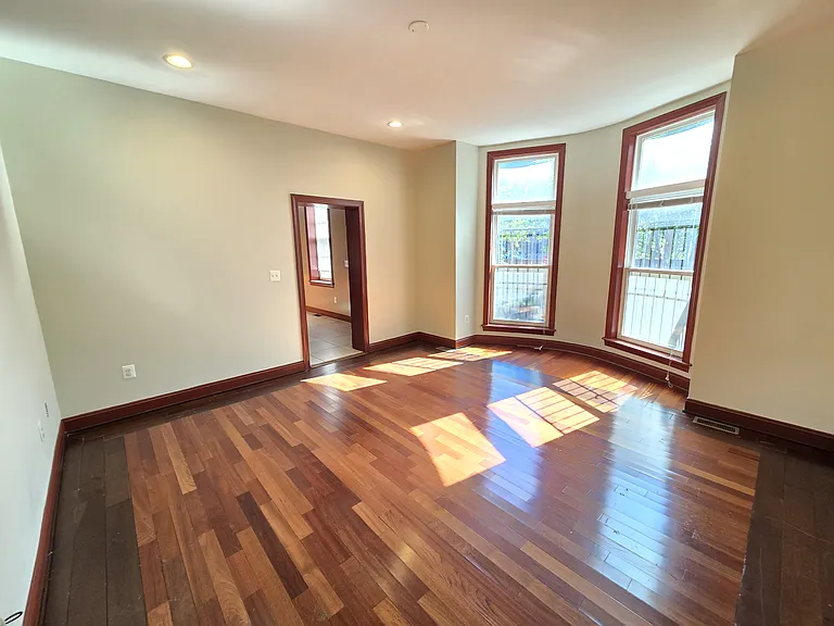 804 Hollins St #1 — Photo 10