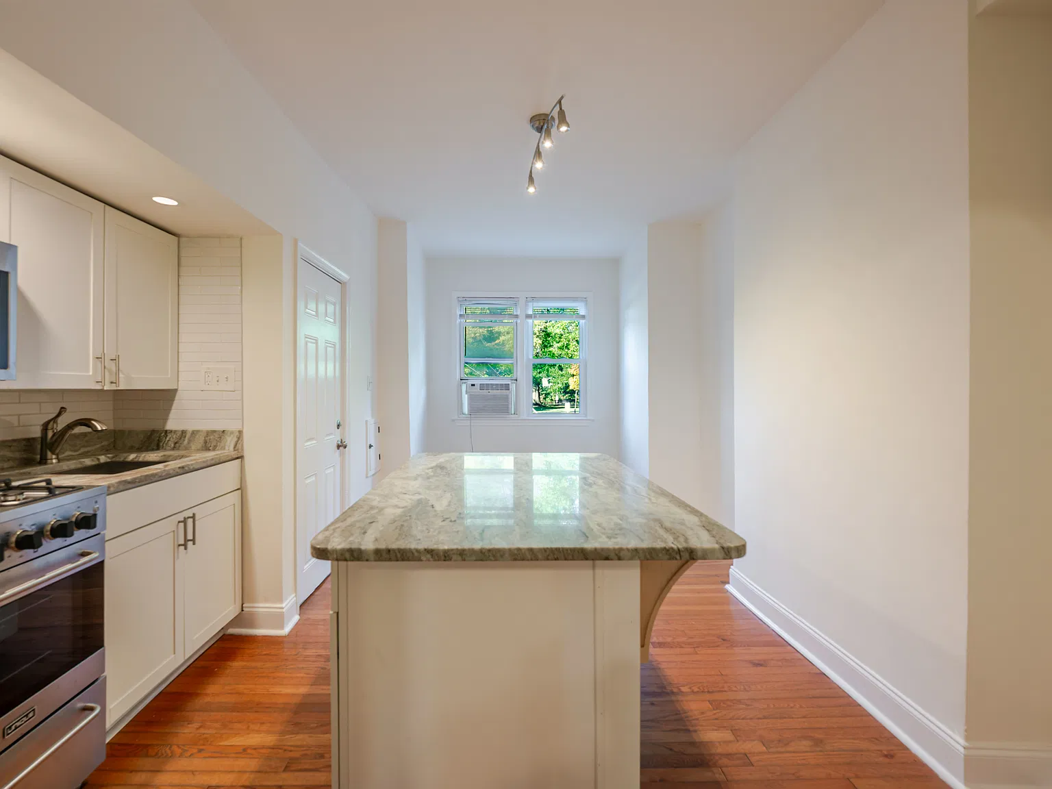 2807 4th St NE — Photo 3