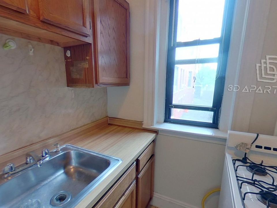 2nd image of 17-19 Washington St #114