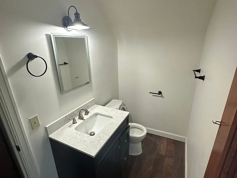 5747 Norwaldo Ave — Photo 13