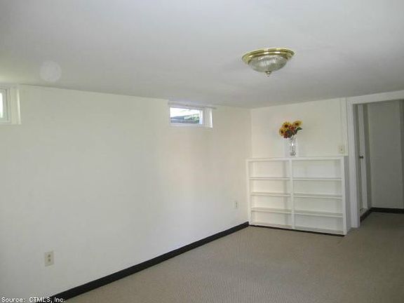 3rd image of 25 Woodlawn Ave