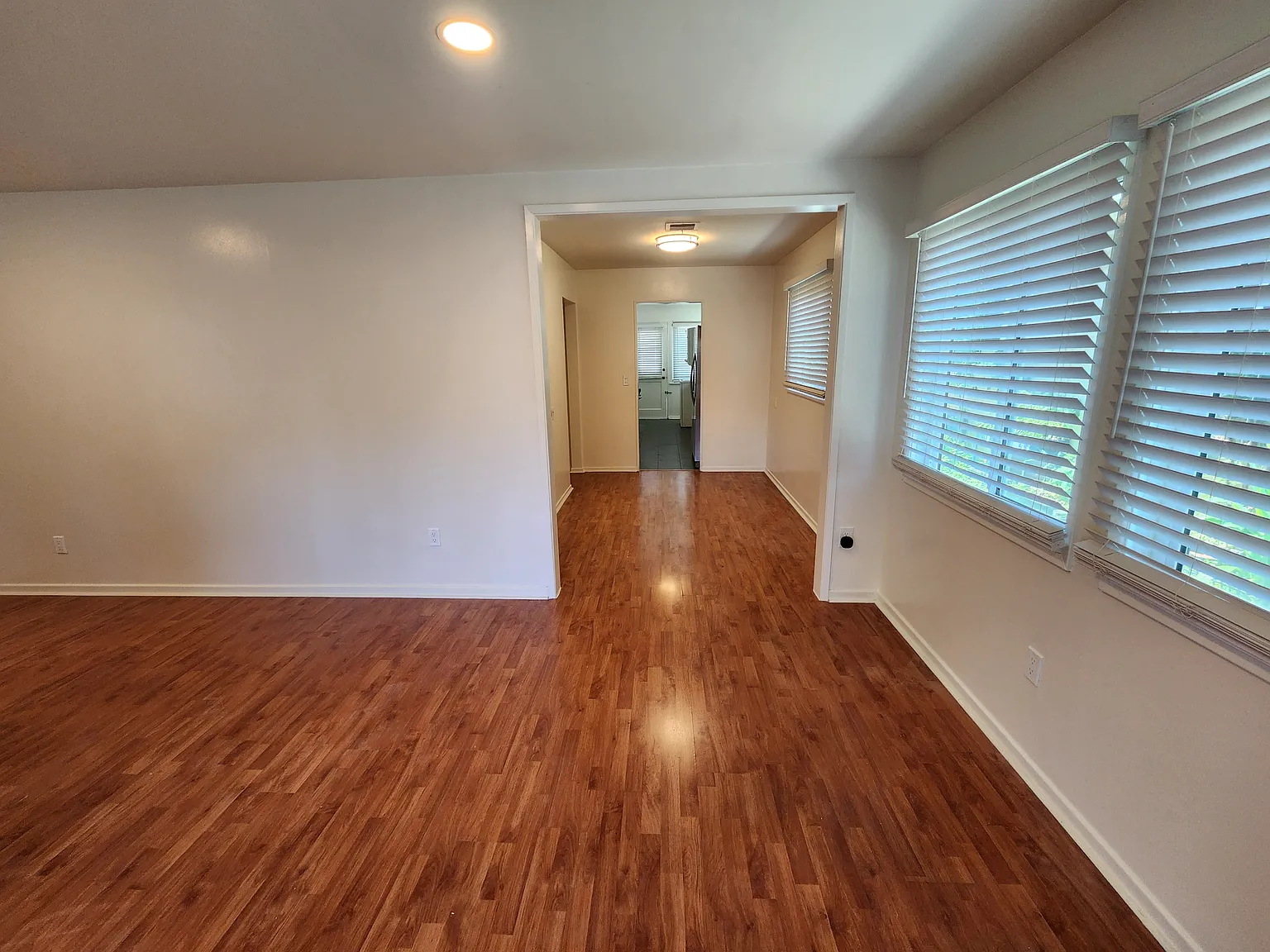 1 bed, 806 sqft, $2,200 — Photo 3
