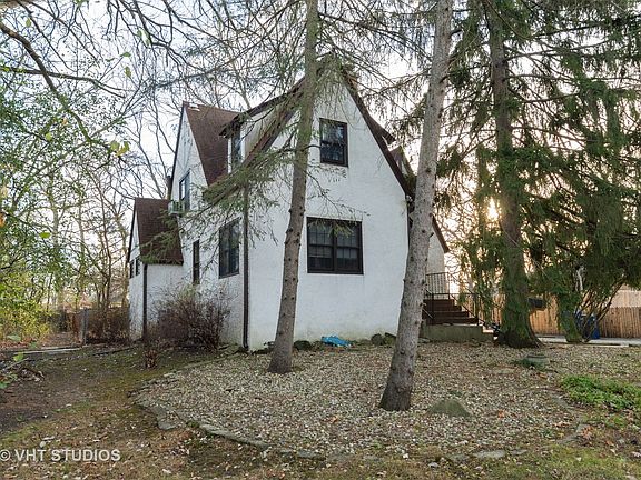 3rd image of 1566 Grove Ave