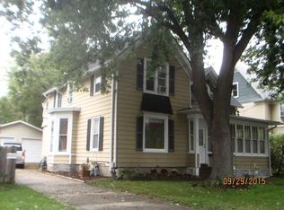 111 N Prairie St, Batavia, IL 60510