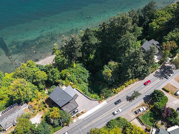 2nd image of 4569 Cordova Bay Rd