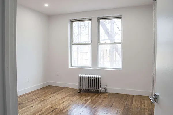 Rented by Clove Realty LLC | media 14