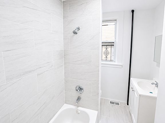 2nd image of 233 Rose St #1R