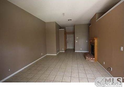 Living room w/fireplace