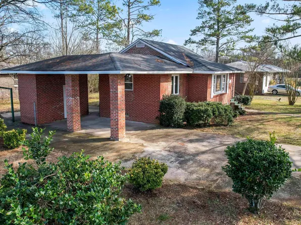 1303 Berryhill Rd, Bessemer, AL 35020