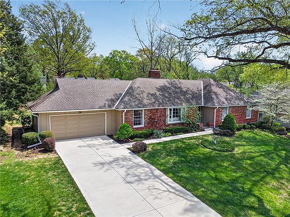 2nd image of 10011 Fontana Ln