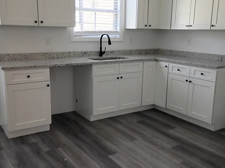 844 Ridgewood Dr #5 — Photo 2