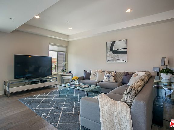 5th image of 13337 Beach Ave #Penthouse 403