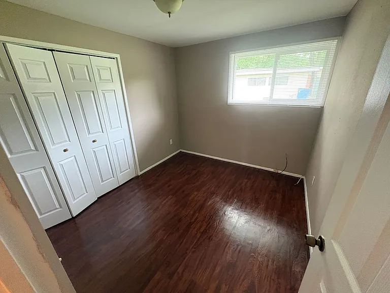8513 Midwood Ave — Photo 6