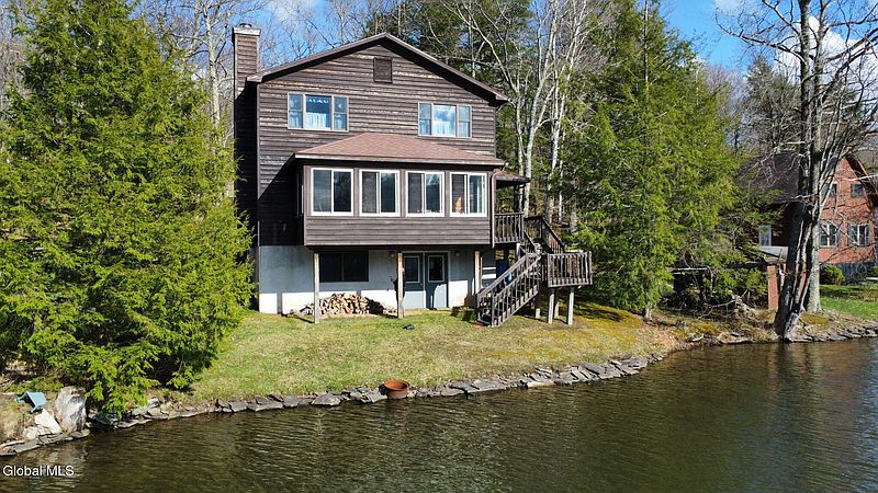 2nd image of 102 Shoreline Drive