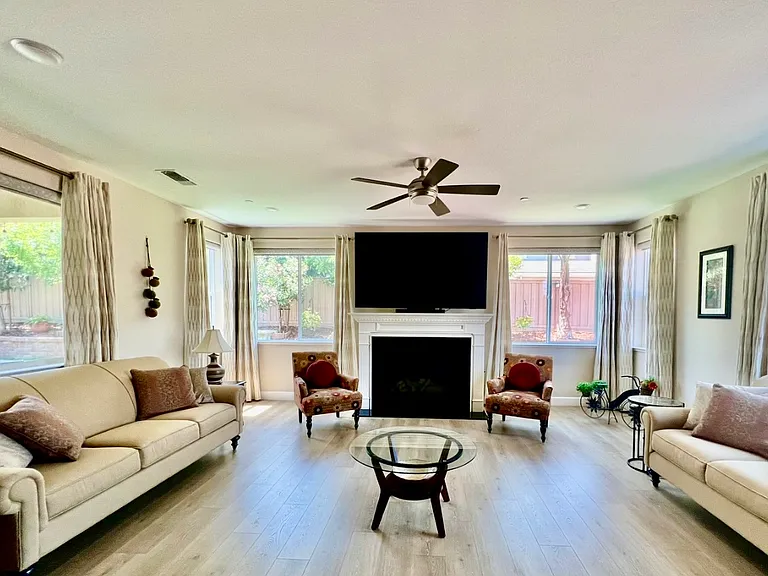1429 S Wilshire Ave — Photo 5