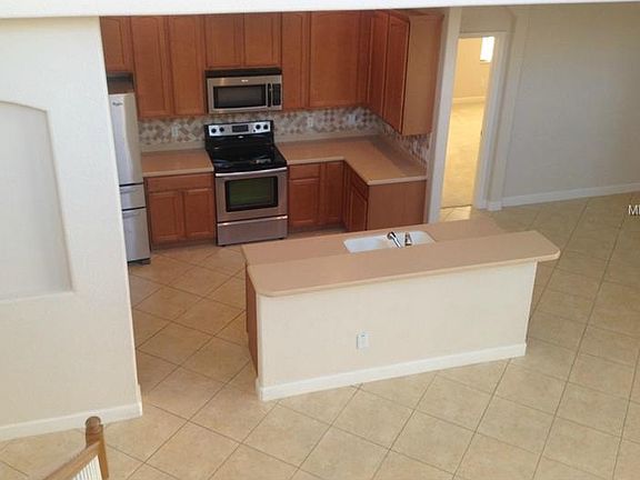 3rd image of 979 Marisa Ln