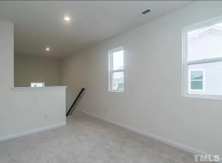 1018 Salt Glaze Ln — Photo 4