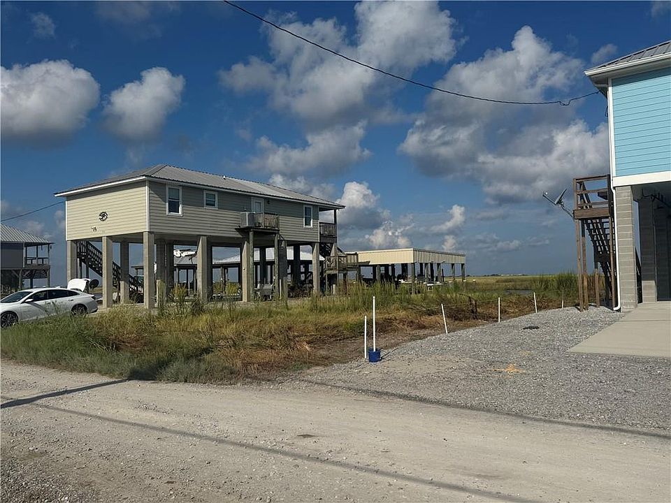 2nd image of 698 Martin Ln