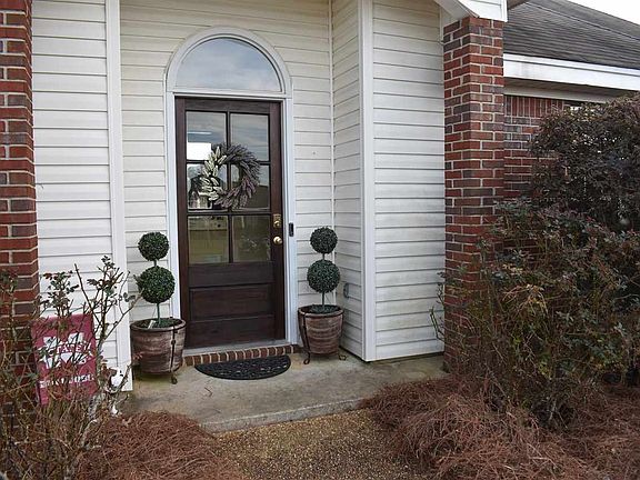 3rd image of 119 Dogwood Way