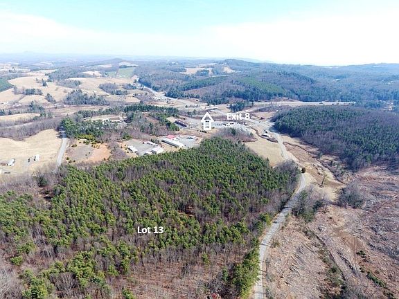 2nd image of 13 Chances Creek Rd