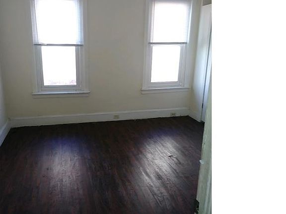 5th image of 1838 E Thayer St